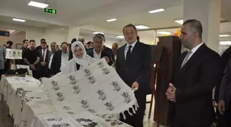 Muş'ta Hayat Boyu Öğrenme Haftası Etkinlikleri Kapsamında Yılsonu Sergisi Açıldı