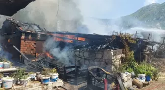 Burdur'da Ahır Yangını: 6 Kişi Dumandan Etkilendi