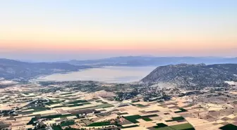 Salda Gölü'nde Sıcak Hava Balonlarıyla Renkli Turizm Deneyimi