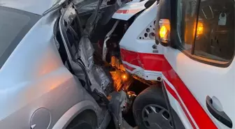 Kestel'de Ambulansla Çarpışan Otomobil Sürücüsü Yaralandı