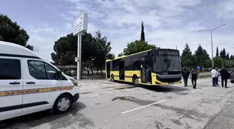 Bursa'da Motosiklet, Belediyeye Ait Otobüsle Çarpıştı: Sürücü Hayatını Kaybetti