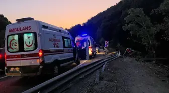 Bursa'da Biber Yüklü Kamyon Devrildi: 3 Yaralı