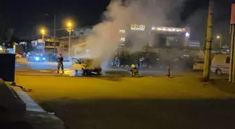 İnegöl'de Seyir Halindeyken Yanarak Hasar Gören Otomobil