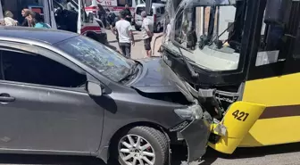 Bursa'da Otobüs ve Otomobil Çarpıştı: 6 Yaralı