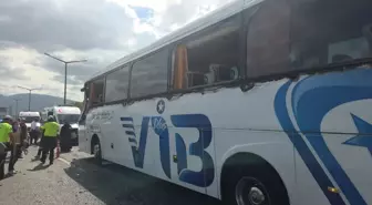 Bursa'da Yolcu Otobüsü Tıra Çarptı: 3 Yaralı