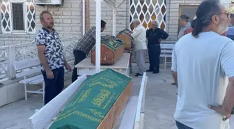 Karacabey'de Yangında Hayatını Kaybedenler Toprağa Verildi