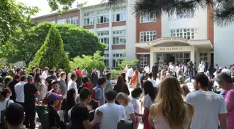 Yükseköğretim Kurumları Sınavı (YKS) Türkiye Genelinde Başladı