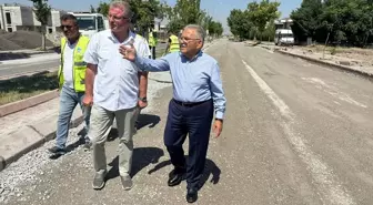 Büyükkılıç, Şehit Komandolar Caddesi'nde devam eden yol çalışmalarını inceledi