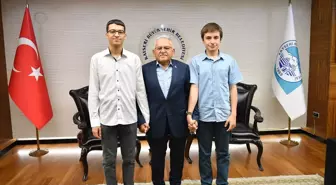 Kayseri Belediye Başkanı, YKS'de Başarı Elde Eden Öğrencileri Ağırladı