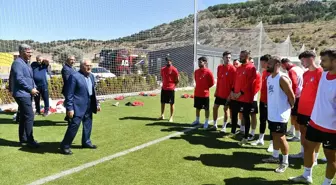 Başkan Büyükkılıç Erciyes Yüksek İrtifa Kamp Merkezi'ni Ziyaret Etti