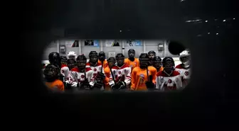 Bursa'nın Yıldız B Buz Hokeyi Takımı, Şampiyona İçin Hazırlanıyor