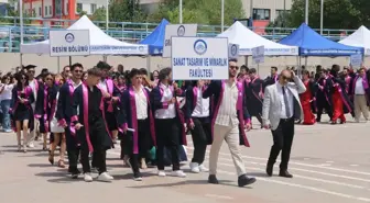 Çankırı Karatekin Üniversitesi'nde Mezuniyet Töreni Coşkusu