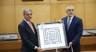 Çalışma ve Sosyal Güvenlik Bakanı Işıkhan, Sakarya'da girişimci kadınlarla bir araya geldi Açıklaması
