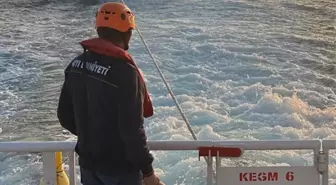 Çanakkale Boğazı'ndaki Balıkçı Teknesi Kurtarıldı
