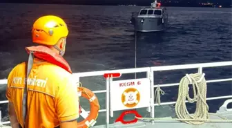 Çanakkale Boğazı'nda Sürüklenen Tekne Kurtarıldı