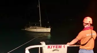 Çanakkale Boğazı'nda Sürüklenen Tekne Kurtarıldı