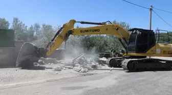 Çanakkale'de 21 Kaçak Yapı Yıkıldı