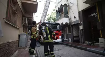 Çanakkale'de 4 Katlı Binada Yangın Çıktı