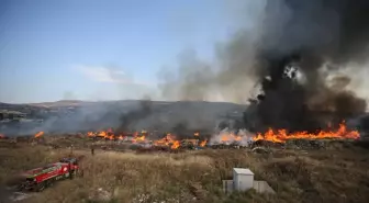 Çanakkale'de Otluk Alanda Yangın Kontrol Altına Alındı