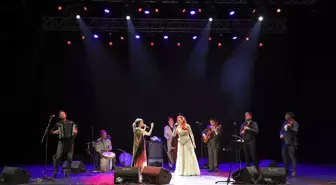 Candan Erçetin ve Barcelona Gipsy Balkan Orchestra İlk Kez Buluştu