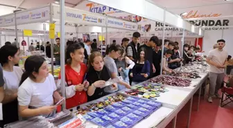 Çarşamba'daki Kitap Fuarı 70 Bin Ziyaretçi Ağırladı