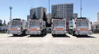 Esenyurt Belediyesi Yeni Temizlik Araçlarını Teslim Aldı