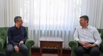 CHP Genel Başkanı Özgür Özel, Hakkında Adli Kontrol Kararı Verilen Abdurrahman Tutdere'yi Ziyaret Etti
