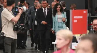 CHP Genel Başkanı Özgür Özel Almanya'da SPD Kongresine Katıldı