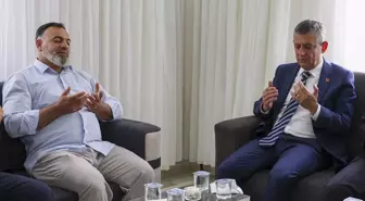 CHP Genel Başkanı Özel, Elazığ'da şehit Sefer Alan'ın ailesini ziyaret etti