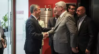 CHP Genel Başkanı Özel, İYİ Parti Genel Başkanı Dervişoğlu ile görüştü