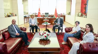 CHP Genel Başkanı Özgür Özel, KESK ve Eğitim-Sen Temsilcilerini Kabul Etti