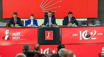 CHP Genel Başkanı Özel, partisinin il başkanlarıyla bir araya geldi