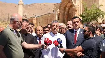 CHP Genel Başkanı Özgür Özel, TBMM'yi Olağanüstü Toplantıya Çağırdı