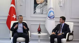 Özgür Özel Trabzon'da Taziye ve Belediyeleri Ziyaret Etti