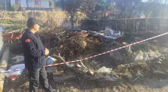 Bahçesindeki Otları Yakarken Yangında Hayatını Kaybetti
