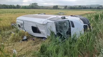 Düğünden Dönüşte Minibüs Devrildi: 15 Yaralı