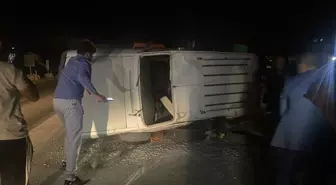 Çorum'da Otomobil Devrildi: 2 Yaralı