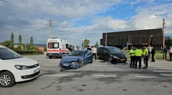Çorum'da Trafik Kazası: 3 Yaralı