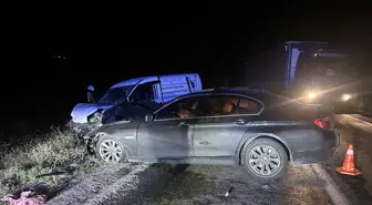 Çorum'da 3 Araç Çarpıştı: 3 Yaralı