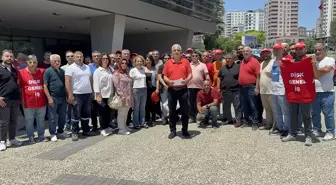 Adana'da Çukurova Belediyesi İşçileri Maaş Ödemeleri İçin Eylem Yaptı