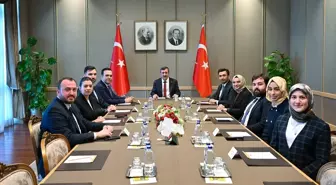 Cevdet Yılmaz, AK Parti Gençlik Kolları ile Bir Araya Geldi