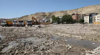 Darende'de Yeni Çarşı ve Kapalı Otopark Projesi Başladı