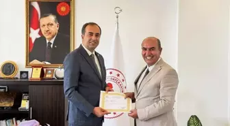 Datça’da Okul Müdürlerine Başarı Belgesi