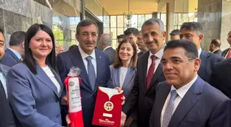 Edirne Valisi ve Belediye Başkanı, Kırkpınar Güreşleri İçin Devlet Protokolüne Ziyaret Gerçekleştirdi