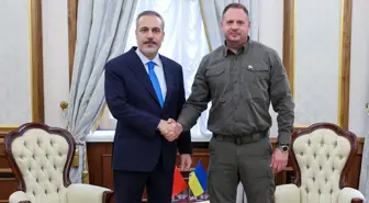 Dışişleri Bakanı Hakan Fidan, Ukrayna'da Yermak ile Görüştü