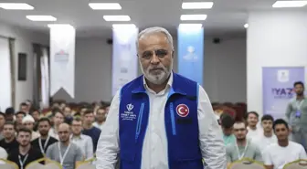 Diyanet İşleri Başkan Yardımcısı İşliyen, 'İnsanı İsraf Etmemek' Seminerinde Gençlerle Buluştu