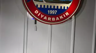 Diyarbakır'da Ruhsatsız Silah Operasyonu: 2 Kalaşnikof ve 300 Fişek Ele Geçirildi