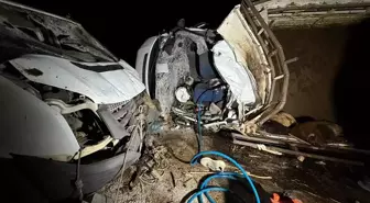 Diyarbakır'da Trafik Kazası: 2 Ölü, 1 Yaralı