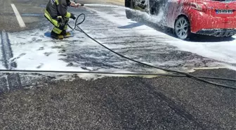 Diyarbakır'da Seyir Halindeki Otomobilde Yangın