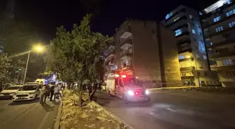 Diyarbakır'da Sallanan Bina Tahliye Edildi